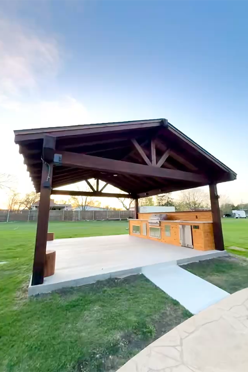 outdoor living Patio Cover with Outdoor Kitchen